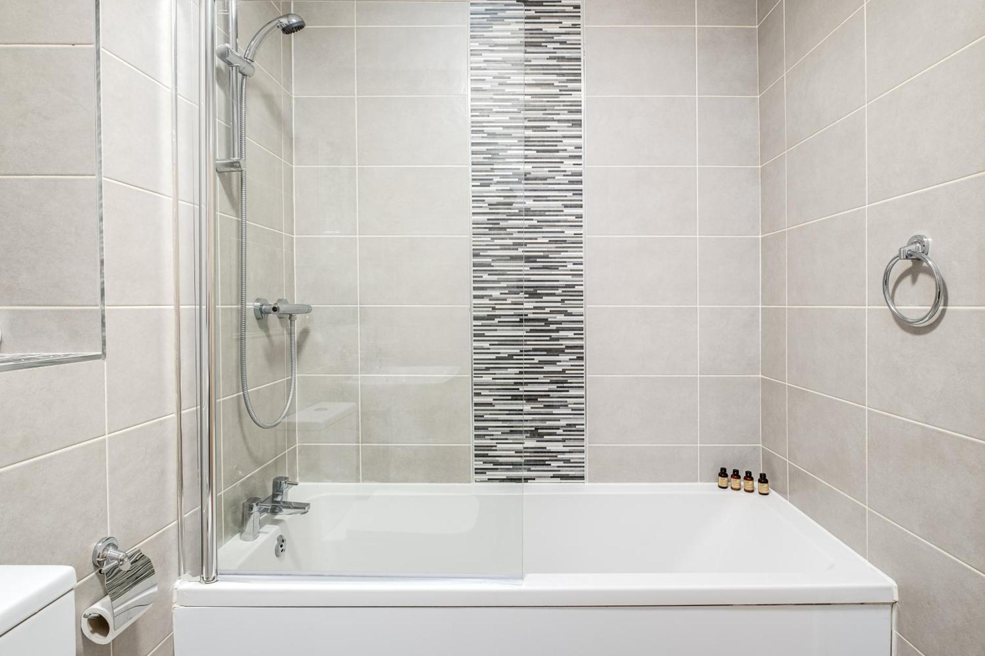 Pluxa Blue Sapphire Luxury Stay Free Parking Free Wifi - Walk Everywhere, Travel, Biz, Leisure Бірмінгем Екстер'єр фото